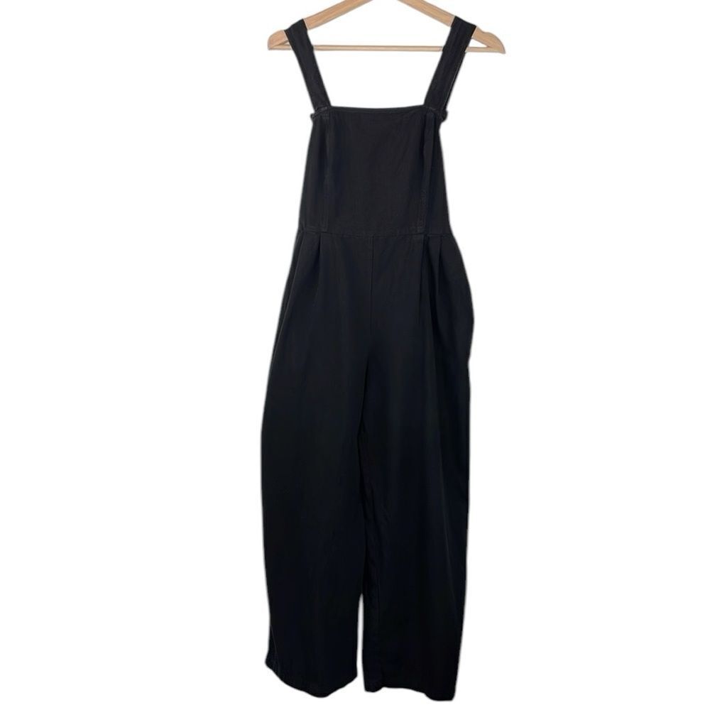 Gilli Black Jumpsuit adjustable straps back ties size Medium Cotton